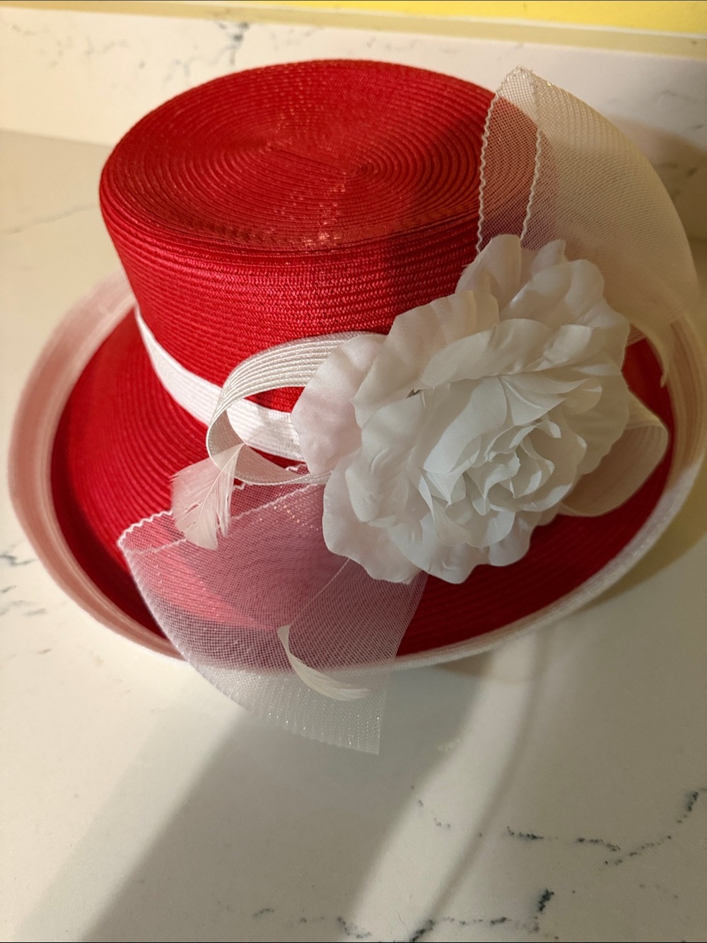 BETMAR NEW YORK HAT /RED WITH FLOWER